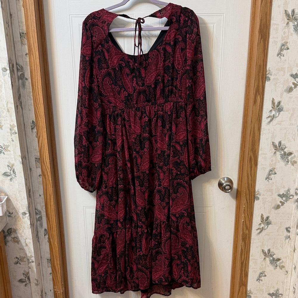 torrid Burgundy and Black Paisley Open Back Long Sleeve Tea Length Aline Dress - Picture 4 of 7